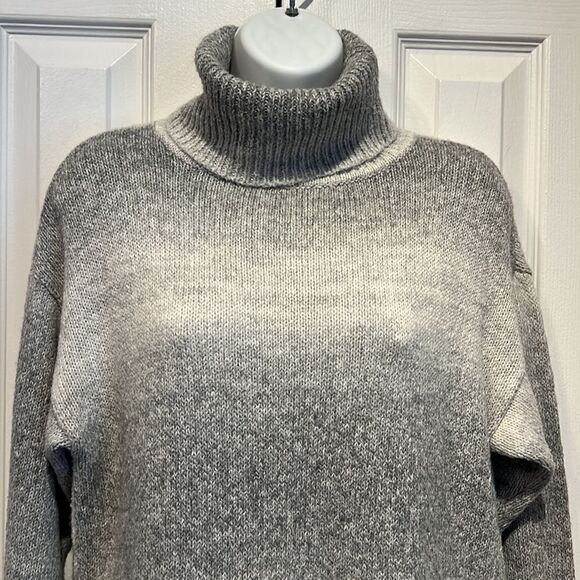 ‎Chaps Grey Two Toned Turtleneck Sweater Size M - Picture 3 of 11